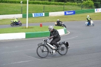 Mallory-park-Leicestershire;Mallory-park-photographs;Motorcycle-action-photographs;classic-bikes;event-digital-images;eventdigitalimages;mallory-park;no-limits-trackday;peter-wileman-photography;vintage-bikes;vintage-motorcycles;vmcc-festival-1000-bikes