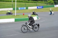 Mallory-park-Leicestershire;Mallory-park-photographs;Motorcycle-action-photographs;classic-bikes;event-digital-images;eventdigitalimages;mallory-park;no-limits-trackday;peter-wileman-photography;vintage-bikes;vintage-motorcycles;vmcc-festival-1000-bikes