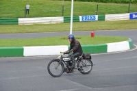 Mallory-park-Leicestershire;Mallory-park-photographs;Motorcycle-action-photographs;classic-bikes;event-digital-images;eventdigitalimages;mallory-park;no-limits-trackday;peter-wileman-photography;vintage-bikes;vintage-motorcycles;vmcc-festival-1000-bikes