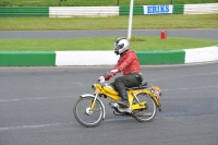 Mallory-park-Leicestershire;Mallory-park-photographs;Motorcycle-action-photographs;classic-bikes;event-digital-images;eventdigitalimages;mallory-park;no-limits-trackday;peter-wileman-photography;vintage-bikes;vintage-motorcycles;vmcc-festival-1000-bikes