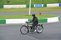 Mallory-park-Leicestershire;Mallory-park-photographs;Motorcycle-action-photographs;classic-bikes;event-digital-images;eventdigitalimages;mallory-park;no-limits-trackday;peter-wileman-photography;vintage-bikes;vintage-motorcycles;vmcc-festival-1000-bikes