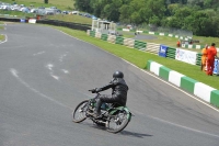 Mallory-park-Leicestershire;Mallory-park-photographs;Motorcycle-action-photographs;classic-bikes;event-digital-images;eventdigitalimages;mallory-park;no-limits-trackday;peter-wileman-photography;vintage-bikes;vintage-motorcycles;vmcc-festival-1000-bikes