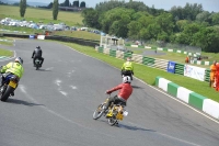 Mallory-park-Leicestershire;Mallory-park-photographs;Motorcycle-action-photographs;classic-bikes;event-digital-images;eventdigitalimages;mallory-park;no-limits-trackday;peter-wileman-photography;vintage-bikes;vintage-motorcycles;vmcc-festival-1000-bikes