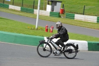 Mallory-park-Leicestershire;Mallory-park-photographs;Motorcycle-action-photographs;classic-bikes;event-digital-images;eventdigitalimages;mallory-park;no-limits-trackday;peter-wileman-photography;vintage-bikes;vintage-motorcycles;vmcc-festival-1000-bikes