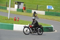 Mallory-park-Leicestershire;Mallory-park-photographs;Motorcycle-action-photographs;classic-bikes;event-digital-images;eventdigitalimages;mallory-park;no-limits-trackday;peter-wileman-photography;vintage-bikes;vintage-motorcycles;vmcc-festival-1000-bikes