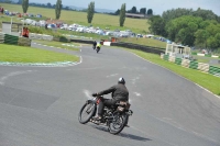 Mallory-park-Leicestershire;Mallory-park-photographs;Motorcycle-action-photographs;classic-bikes;event-digital-images;eventdigitalimages;mallory-park;no-limits-trackday;peter-wileman-photography;vintage-bikes;vintage-motorcycles;vmcc-festival-1000-bikes