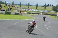 Mallory-park-Leicestershire;Mallory-park-photographs;Motorcycle-action-photographs;classic-bikes;event-digital-images;eventdigitalimages;mallory-park;no-limits-trackday;peter-wileman-photography;vintage-bikes;vintage-motorcycles;vmcc-festival-1000-bikes