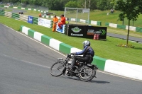 Mallory-park-Leicestershire;Mallory-park-photographs;Motorcycle-action-photographs;classic-bikes;event-digital-images;eventdigitalimages;mallory-park;no-limits-trackday;peter-wileman-photography;vintage-bikes;vintage-motorcycles;vmcc-festival-1000-bikes