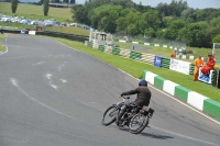 Mallory-park-Leicestershire;Mallory-park-photographs;Motorcycle-action-photographs;classic-bikes;event-digital-images;eventdigitalimages;mallory-park;no-limits-trackday;peter-wileman-photography;vintage-bikes;vintage-motorcycles;vmcc-festival-1000-bikes