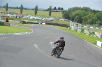 Mallory-park-Leicestershire;Mallory-park-photographs;Motorcycle-action-photographs;classic-bikes;event-digital-images;eventdigitalimages;mallory-park;no-limits-trackday;peter-wileman-photography;vintage-bikes;vintage-motorcycles;vmcc-festival-1000-bikes