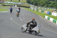 Mallory-park-Leicestershire;Mallory-park-photographs;Motorcycle-action-photographs;classic-bikes;event-digital-images;eventdigitalimages;mallory-park;no-limits-trackday;peter-wileman-photography;vintage-bikes;vintage-motorcycles;vmcc-festival-1000-bikes