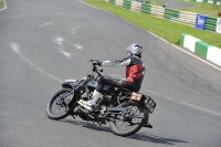 Mallory-park-Leicestershire;Mallory-park-photographs;Motorcycle-action-photographs;classic-bikes;event-digital-images;eventdigitalimages;mallory-park;no-limits-trackday;peter-wileman-photography;vintage-bikes;vintage-motorcycles;vmcc-festival-1000-bikes