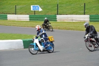 Mallory-park-Leicestershire;Mallory-park-photographs;Motorcycle-action-photographs;classic-bikes;event-digital-images;eventdigitalimages;mallory-park;no-limits-trackday;peter-wileman-photography;vintage-bikes;vintage-motorcycles;vmcc-festival-1000-bikes