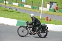 Mallory-park-Leicestershire;Mallory-park-photographs;Motorcycle-action-photographs;classic-bikes;event-digital-images;eventdigitalimages;mallory-park;no-limits-trackday;peter-wileman-photography;vintage-bikes;vintage-motorcycles;vmcc-festival-1000-bikes