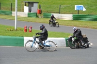 Mallory-park-Leicestershire;Mallory-park-photographs;Motorcycle-action-photographs;classic-bikes;event-digital-images;eventdigitalimages;mallory-park;no-limits-trackday;peter-wileman-photography;vintage-bikes;vintage-motorcycles;vmcc-festival-1000-bikes