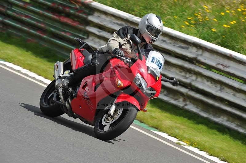 Mallory park Leicestershire;Mallory park photographs;Motorcycle action photographs;classic bikes;event digital images;eventdigitalimages;mallory park;no limits trackday;peter wileman photography;vintage bikes;vintage motorcycles;vmcc festival 1000 bikes