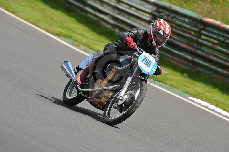 Mallory park Leicestershire;Mallory park photographs;Motorcycle action photographs;classic bikes;event digital images;eventdigitalimages;mallory park;no limits trackday;peter wileman photography;vintage bikes;vintage motorcycles;vmcc festival 1000 bikes