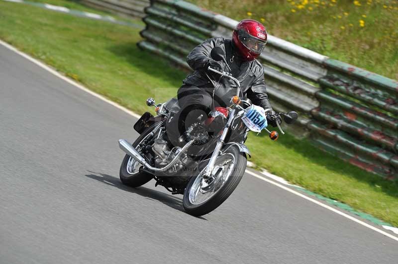 Mallory park Leicestershire;Mallory park photographs;Motorcycle action photographs;classic bikes;event digital images;eventdigitalimages;mallory park;no limits trackday;peter wileman photography;vintage bikes;vintage motorcycles;vmcc festival 1000 bikes