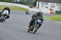 Mallory-park-Leicestershire;Mallory-park-photographs;Motorcycle-action-photographs;classic-bikes;event-digital-images;eventdigitalimages;mallory-park;no-limits-trackday;peter-wileman-photography;vintage-bikes;vintage-motorcycles;vmcc-festival-1000-bikes