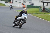 Mallory-park-Leicestershire;Mallory-park-photographs;Motorcycle-action-photographs;classic-bikes;event-digital-images;eventdigitalimages;mallory-park;no-limits-trackday;peter-wileman-photography;vintage-bikes;vintage-motorcycles;vmcc-festival-1000-bikes