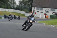 Mallory-park-Leicestershire;Mallory-park-photographs;Motorcycle-action-photographs;classic-bikes;event-digital-images;eventdigitalimages;mallory-park;no-limits-trackday;peter-wileman-photography;vintage-bikes;vintage-motorcycles;vmcc-festival-1000-bikes