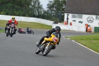 Mallory-park-Leicestershire;Mallory-park-photographs;Motorcycle-action-photographs;classic-bikes;event-digital-images;eventdigitalimages;mallory-park;no-limits-trackday;peter-wileman-photography;vintage-bikes;vintage-motorcycles;vmcc-festival-1000-bikes