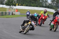 Mallory-park-Leicestershire;Mallory-park-photographs;Motorcycle-action-photographs;classic-bikes;event-digital-images;eventdigitalimages;mallory-park;no-limits-trackday;peter-wileman-photography;vintage-bikes;vintage-motorcycles;vmcc-festival-1000-bikes