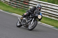 Mallory-park-Leicestershire;Mallory-park-photographs;Motorcycle-action-photographs;classic-bikes;event-digital-images;eventdigitalimages;mallory-park;no-limits-trackday;peter-wileman-photography;vintage-bikes;vintage-motorcycles;vmcc-festival-1000-bikes