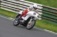 Mallory-park-Leicestershire;Mallory-park-photographs;Motorcycle-action-photographs;classic-bikes;event-digital-images;eventdigitalimages;mallory-park;no-limits-trackday;peter-wileman-photography;vintage-bikes;vintage-motorcycles;vmcc-festival-1000-bikes