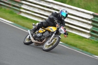 Mallory-park-Leicestershire;Mallory-park-photographs;Motorcycle-action-photographs;classic-bikes;event-digital-images;eventdigitalimages;mallory-park;no-limits-trackday;peter-wileman-photography;vintage-bikes;vintage-motorcycles;vmcc-festival-1000-bikes