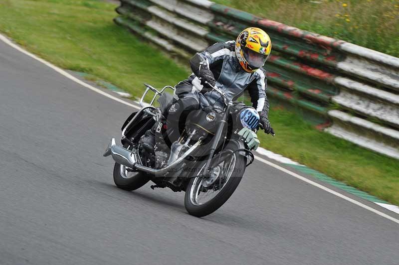 Mallory park Leicestershire;Mallory park photographs;Motorcycle action photographs;classic bikes;event digital images;eventdigitalimages;mallory park;no limits trackday;peter wileman photography;vintage bikes;vintage motorcycles;vmcc festival 1000 bikes