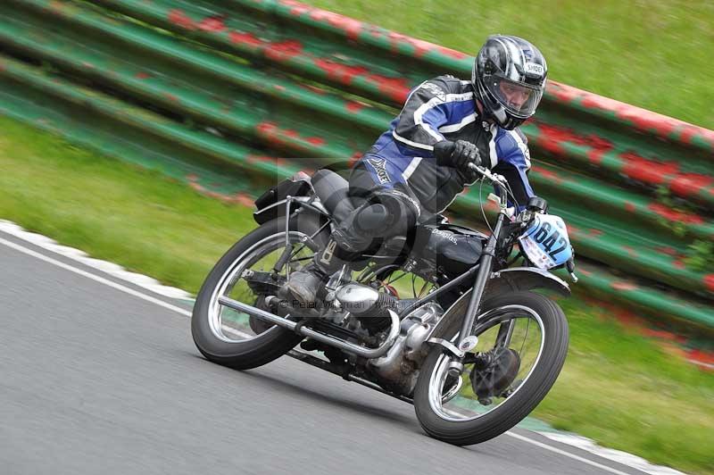 Mallory park Leicestershire;Mallory park photographs;Motorcycle action photographs;classic bikes;event digital images;eventdigitalimages;mallory park;no limits trackday;peter wileman photography;vintage bikes;vintage motorcycles;vmcc festival 1000 bikes