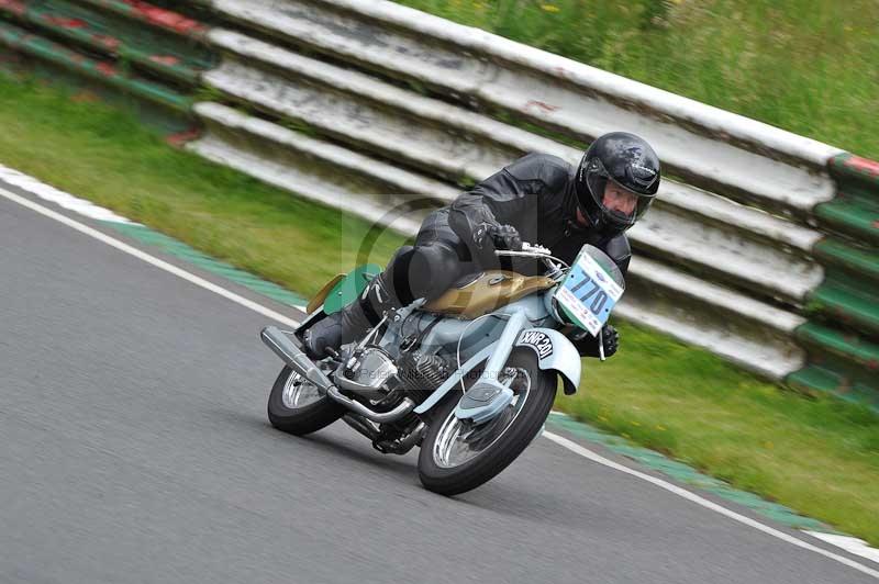 Mallory park Leicestershire;Mallory park photographs;Motorcycle action photographs;classic bikes;event digital images;eventdigitalimages;mallory park;no limits trackday;peter wileman photography;vintage bikes;vintage motorcycles;vmcc festival 1000 bikes