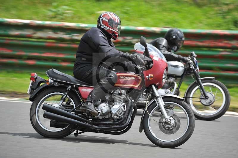 Mallory park Leicestershire;Mallory park photographs;Motorcycle action photographs;classic bikes;event digital images;eventdigitalimages;mallory park;no limits trackday;peter wileman photography;vintage bikes;vintage motorcycles;vmcc festival 1000 bikes