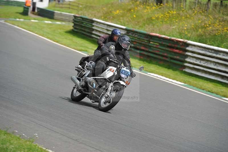 Mallory park Leicestershire;Mallory park photographs;Motorcycle action photographs;classic bikes;event digital images;eventdigitalimages;mallory park;no limits trackday;peter wileman photography;vintage bikes;vintage motorcycles;vmcc festival 1000 bikes