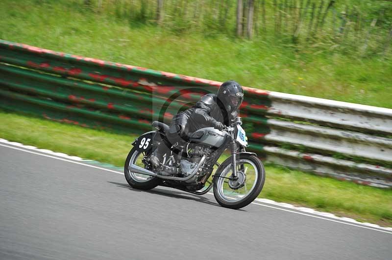 Mallory park Leicestershire;Mallory park photographs;Motorcycle action photographs;classic bikes;event digital images;eventdigitalimages;mallory park;no limits trackday;peter wileman photography;vintage bikes;vintage motorcycles;vmcc festival 1000 bikes