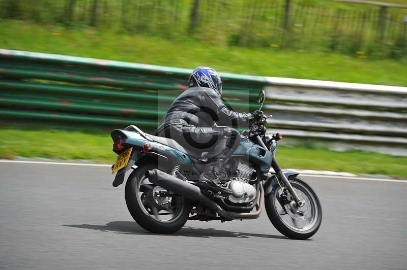 Mallory park Leicestershire;Mallory park photographs;Motorcycle action photographs;classic bikes;event digital images;eventdigitalimages;mallory park;no limits trackday;peter wileman photography;vintage bikes;vintage motorcycles;vmcc festival 1000 bikes