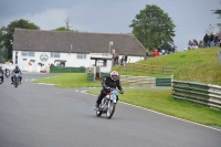 Mallory-park-Leicestershire;Mallory-park-photographs;Motorcycle-action-photographs;classic-bikes;event-digital-images;eventdigitalimages;mallory-park;no-limits-trackday;peter-wileman-photography;vintage-bikes;vintage-motorcycles;vmcc-festival-1000-bikes