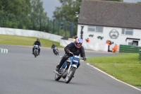 Mallory-park-Leicestershire;Mallory-park-photographs;Motorcycle-action-photographs;classic-bikes;event-digital-images;eventdigitalimages;mallory-park;no-limits-trackday;peter-wileman-photography;vintage-bikes;vintage-motorcycles;vmcc-festival-1000-bikes