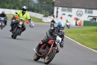 Mallory-park-Leicestershire;Mallory-park-photographs;Motorcycle-action-photographs;classic-bikes;event-digital-images;eventdigitalimages;mallory-park;no-limits-trackday;peter-wileman-photography;vintage-bikes;vintage-motorcycles;vmcc-festival-1000-bikes