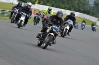 Mallory-park-Leicestershire;Mallory-park-photographs;Motorcycle-action-photographs;classic-bikes;event-digital-images;eventdigitalimages;mallory-park;no-limits-trackday;peter-wileman-photography;vintage-bikes;vintage-motorcycles;vmcc-festival-1000-bikes