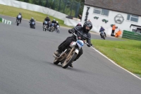 Mallory-park-Leicestershire;Mallory-park-photographs;Motorcycle-action-photographs;classic-bikes;event-digital-images;eventdigitalimages;mallory-park;no-limits-trackday;peter-wileman-photography;vintage-bikes;vintage-motorcycles;vmcc-festival-1000-bikes