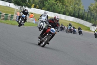 Mallory-park-Leicestershire;Mallory-park-photographs;Motorcycle-action-photographs;classic-bikes;event-digital-images;eventdigitalimages;mallory-park;no-limits-trackday;peter-wileman-photography;vintage-bikes;vintage-motorcycles;vmcc-festival-1000-bikes