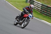 Mallory-park-Leicestershire;Mallory-park-photographs;Motorcycle-action-photographs;classic-bikes;event-digital-images;eventdigitalimages;mallory-park;no-limits-trackday;peter-wileman-photography;vintage-bikes;vintage-motorcycles;vmcc-festival-1000-bikes