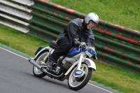 Mallory-park-Leicestershire;Mallory-park-photographs;Motorcycle-action-photographs;classic-bikes;event-digital-images;eventdigitalimages;mallory-park;no-limits-trackday;peter-wileman-photography;vintage-bikes;vintage-motorcycles;vmcc-festival-1000-bikes