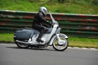 Mallory-park-Leicestershire;Mallory-park-photographs;Motorcycle-action-photographs;classic-bikes;event-digital-images;eventdigitalimages;mallory-park;no-limits-trackday;peter-wileman-photography;vintage-bikes;vintage-motorcycles;vmcc-festival-1000-bikes