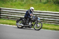 Mallory-park-Leicestershire;Mallory-park-photographs;Motorcycle-action-photographs;classic-bikes;event-digital-images;eventdigitalimages;mallory-park;no-limits-trackday;peter-wileman-photography;vintage-bikes;vintage-motorcycles;vmcc-festival-1000-bikes