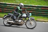 Mallory-park-Leicestershire;Mallory-park-photographs;Motorcycle-action-photographs;classic-bikes;event-digital-images;eventdigitalimages;mallory-park;no-limits-trackday;peter-wileman-photography;vintage-bikes;vintage-motorcycles;vmcc-festival-1000-bikes