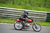 Mallory-park-Leicestershire;Mallory-park-photographs;Motorcycle-action-photographs;classic-bikes;event-digital-images;eventdigitalimages;mallory-park;no-limits-trackday;peter-wileman-photography;vintage-bikes;vintage-motorcycles;vmcc-festival-1000-bikes