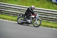 Mallory-park-Leicestershire;Mallory-park-photographs;Motorcycle-action-photographs;classic-bikes;event-digital-images;eventdigitalimages;mallory-park;no-limits-trackday;peter-wileman-photography;vintage-bikes;vintage-motorcycles;vmcc-festival-1000-bikes